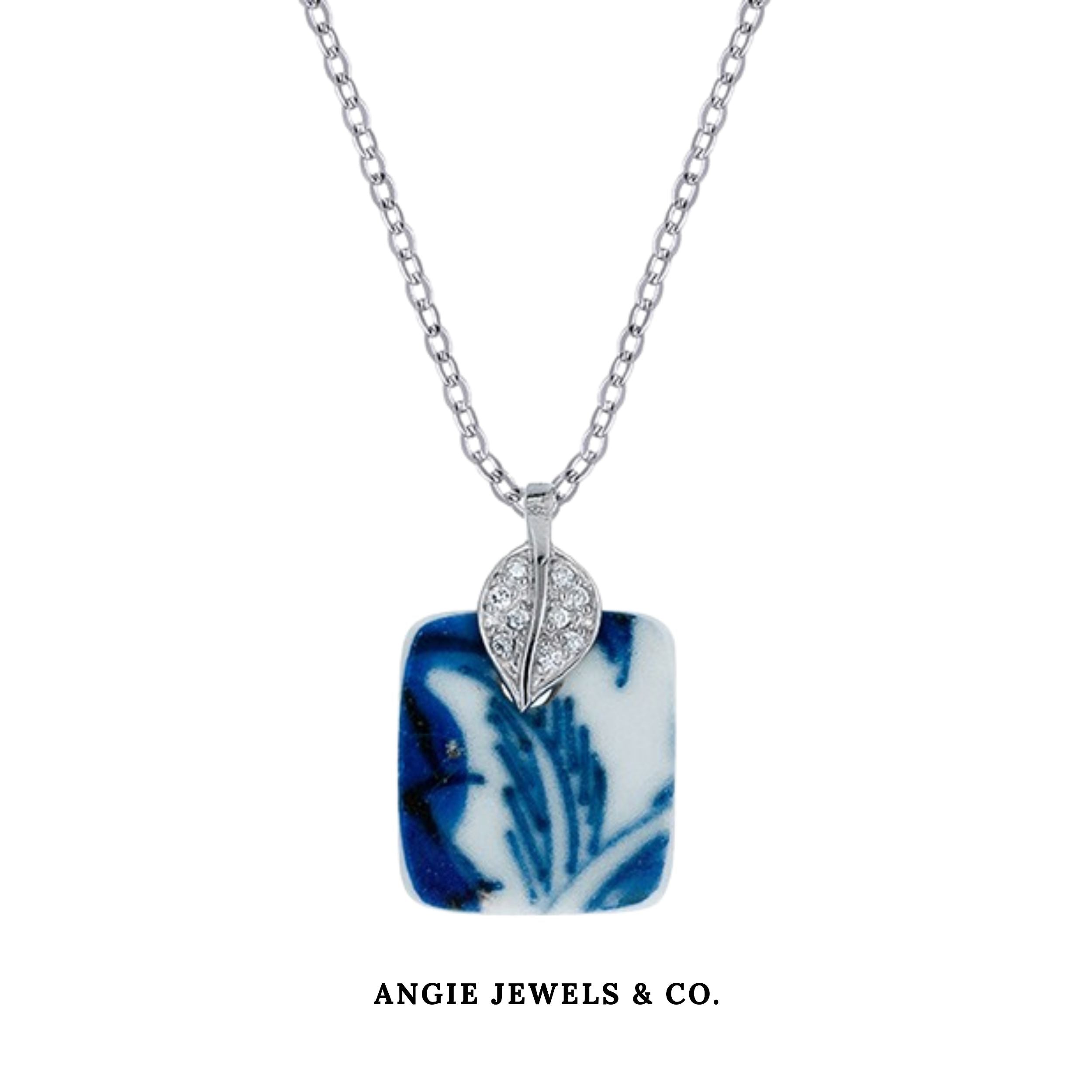 Amarela Pendant Necklace