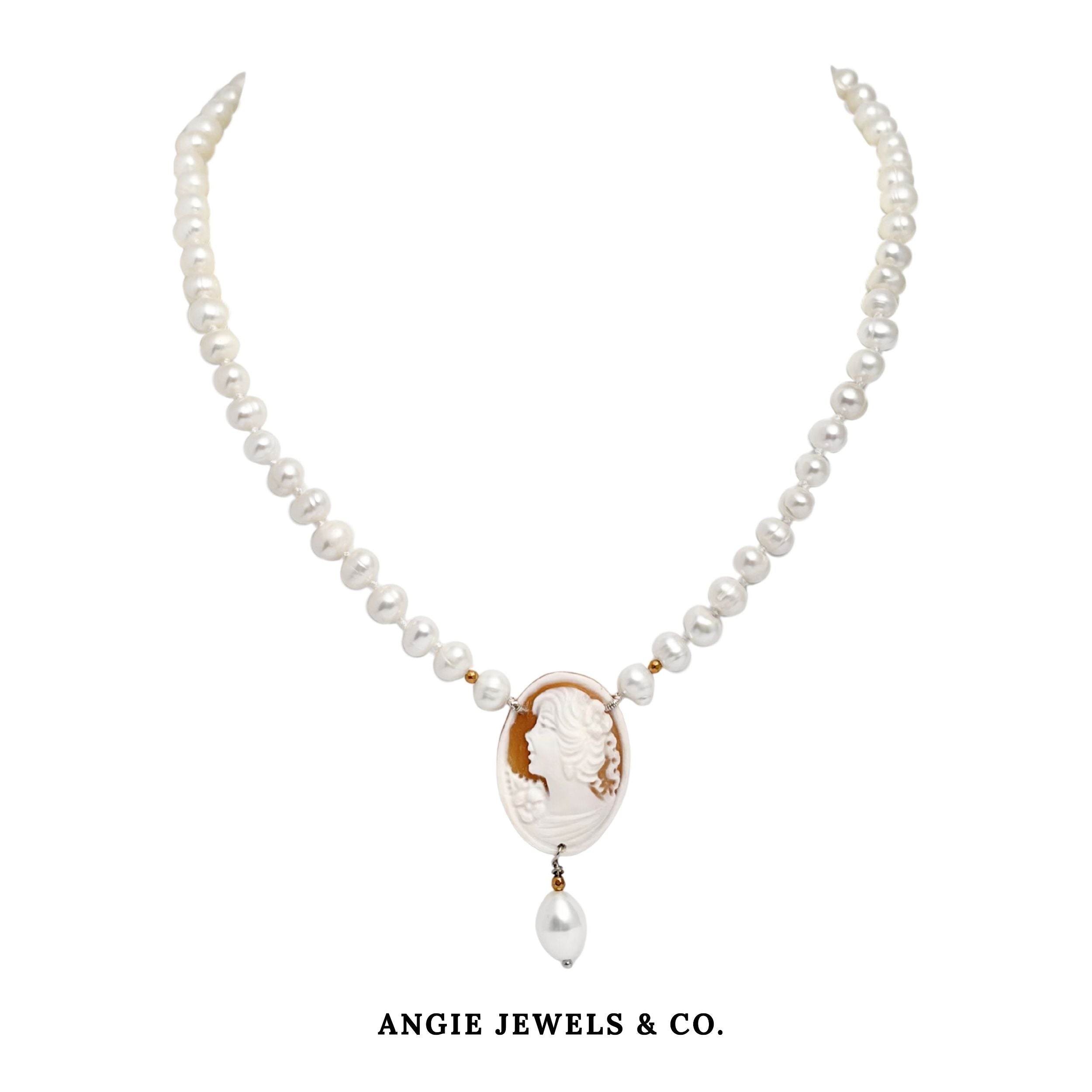 Cameo Collection Corto Freshwater Pearls Necklace with Baroque Drop 35.5x26mm 528