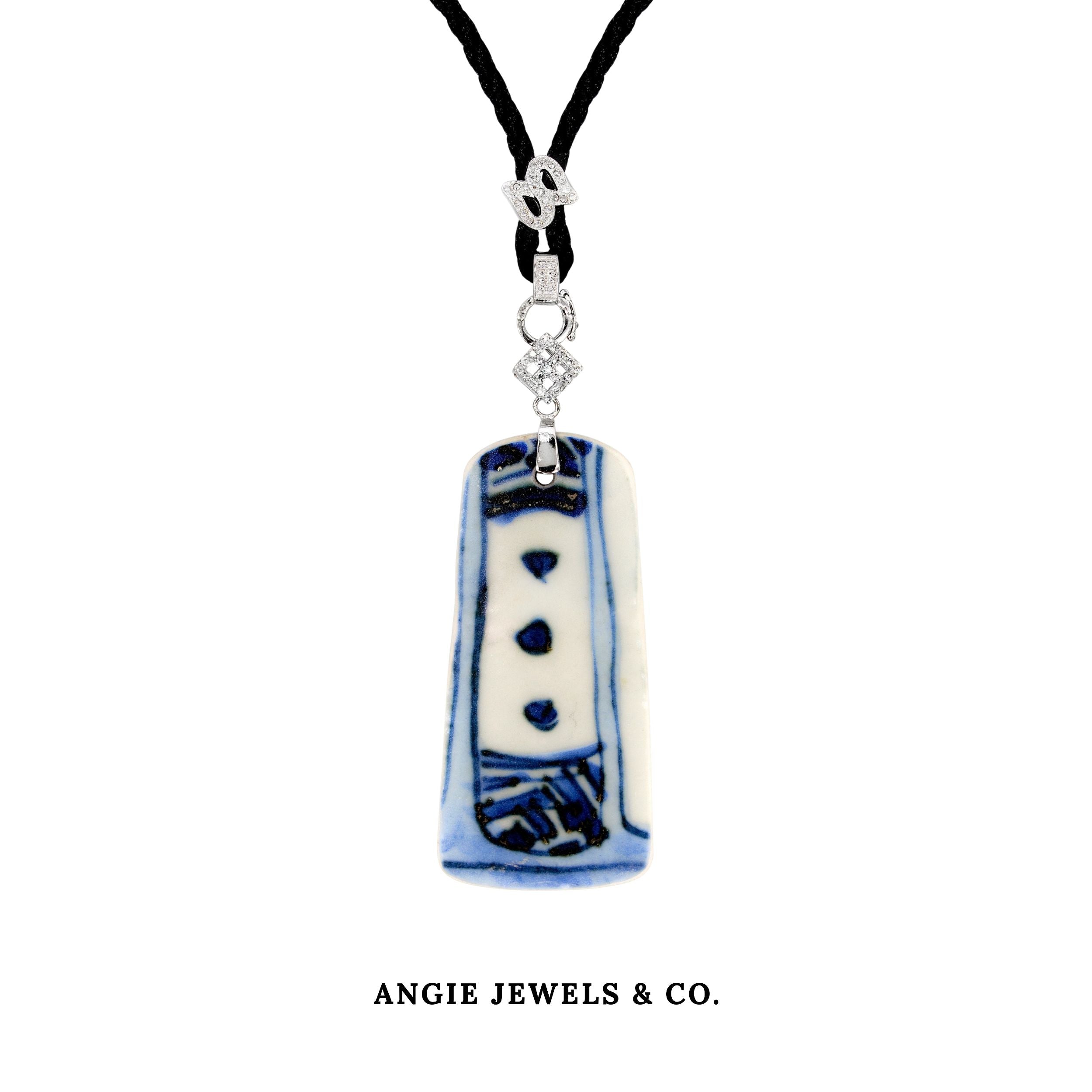 Danya Pendant Necklace