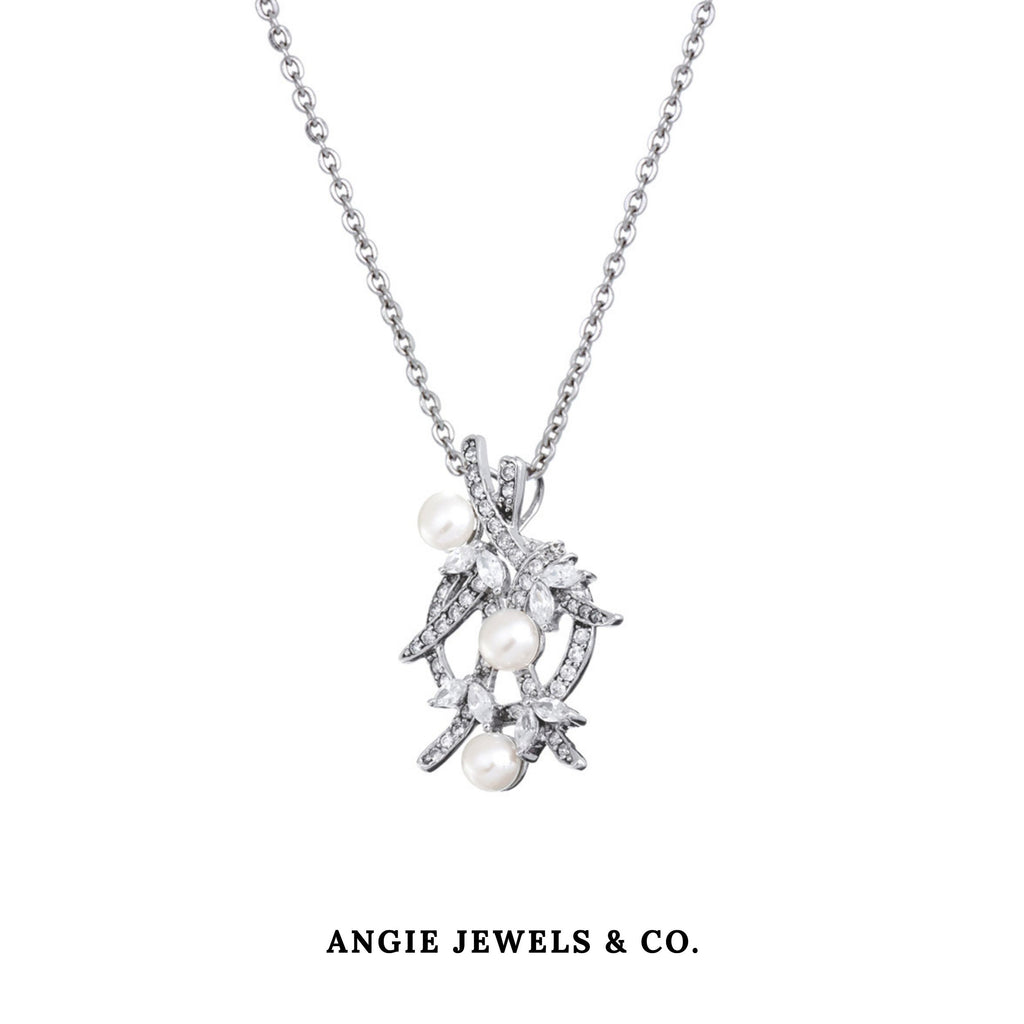 Divine Freshwater Pearl Cubic Zirconia Pendant Necklace