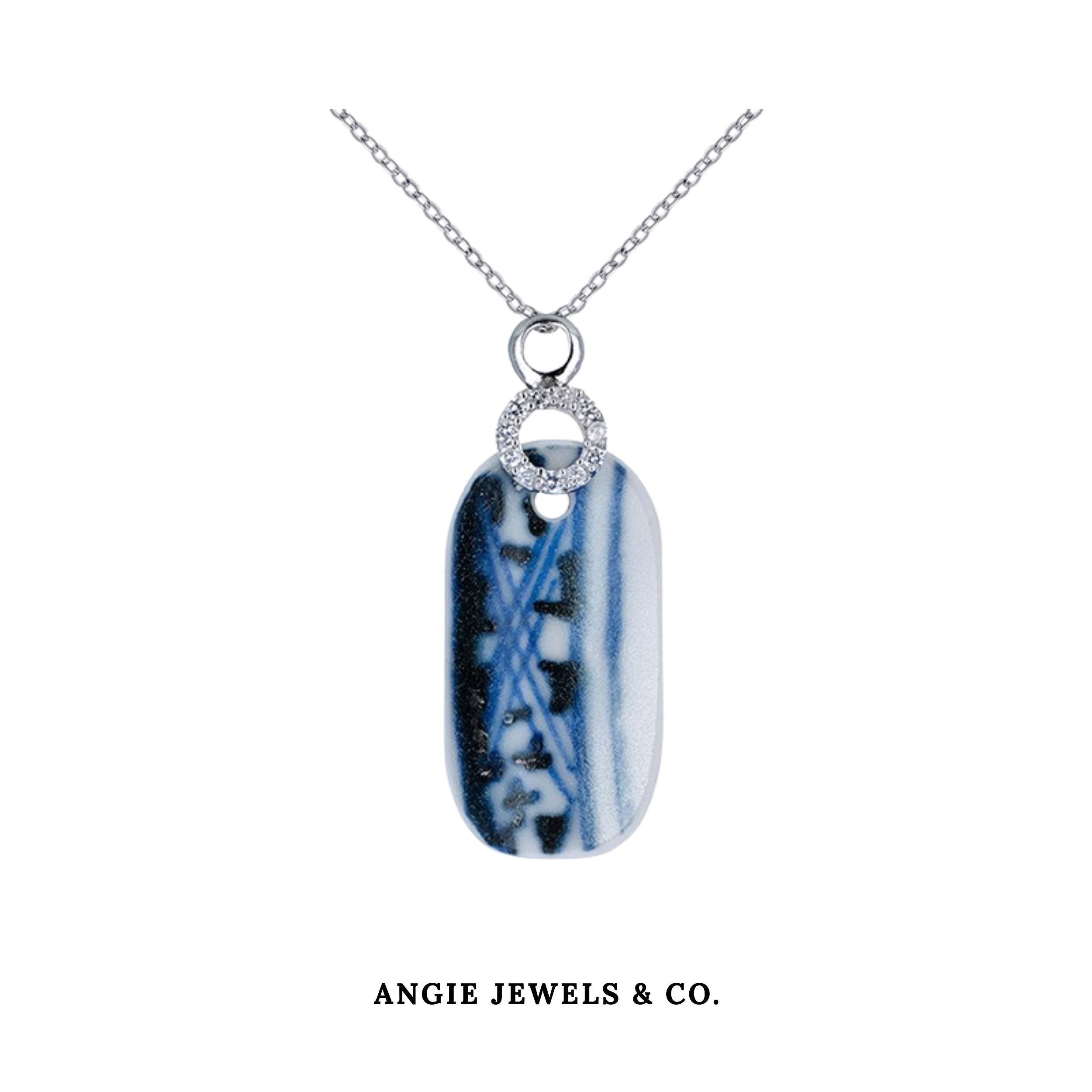 Kivalo Pendant Necklace