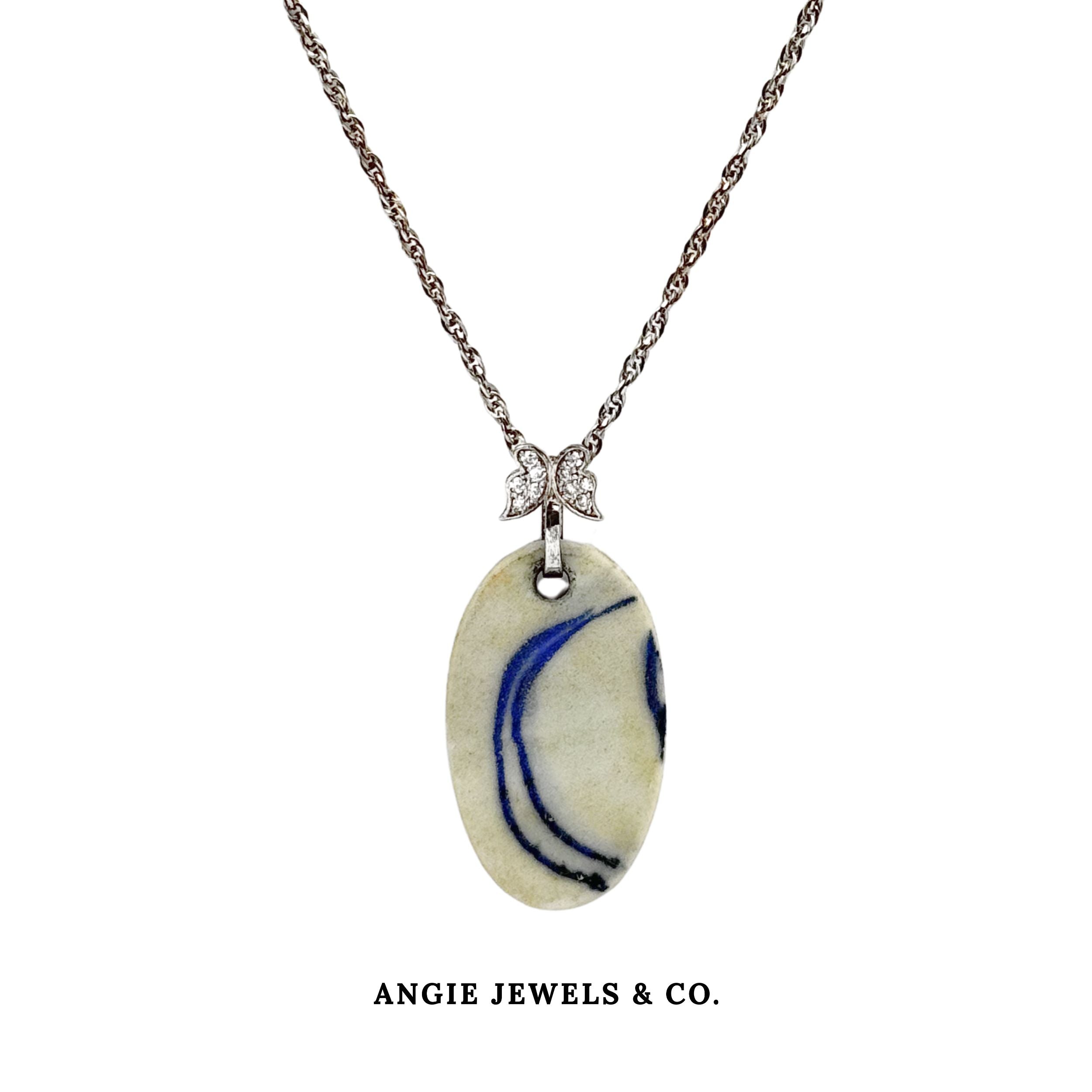 Luna Pendant Necklace
