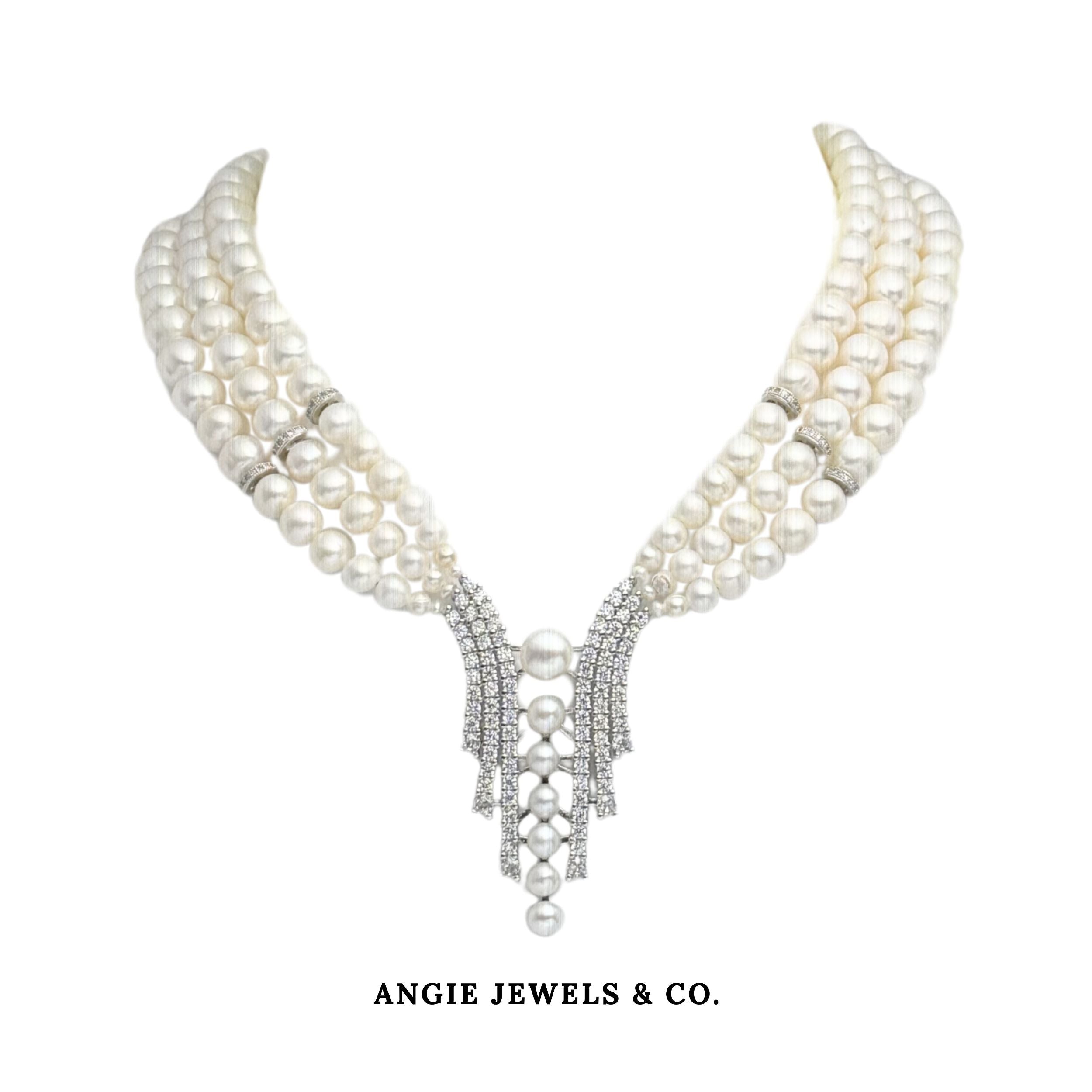 Lyra Necklace in Freshwater Pearls