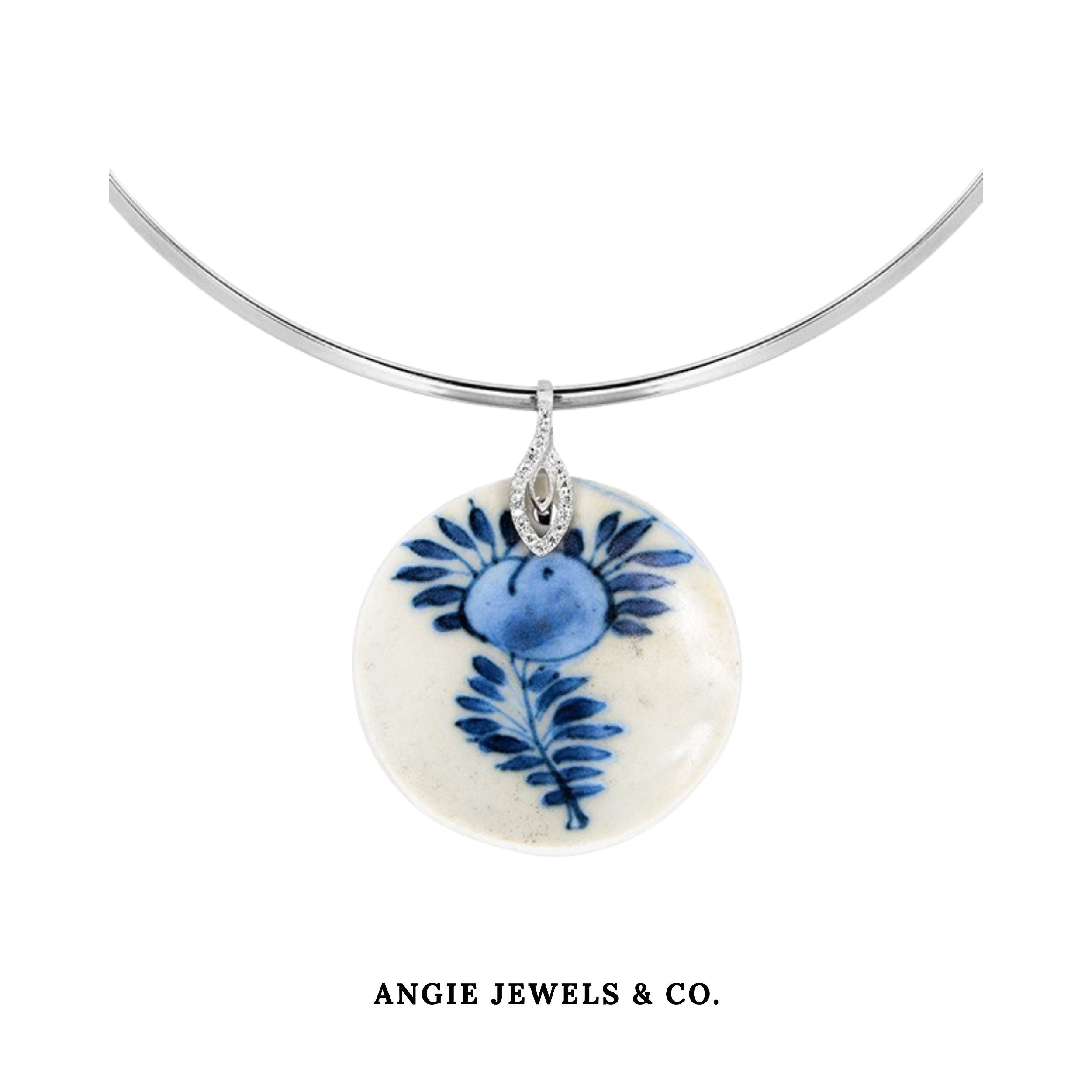 Manomay Pendant Necklace