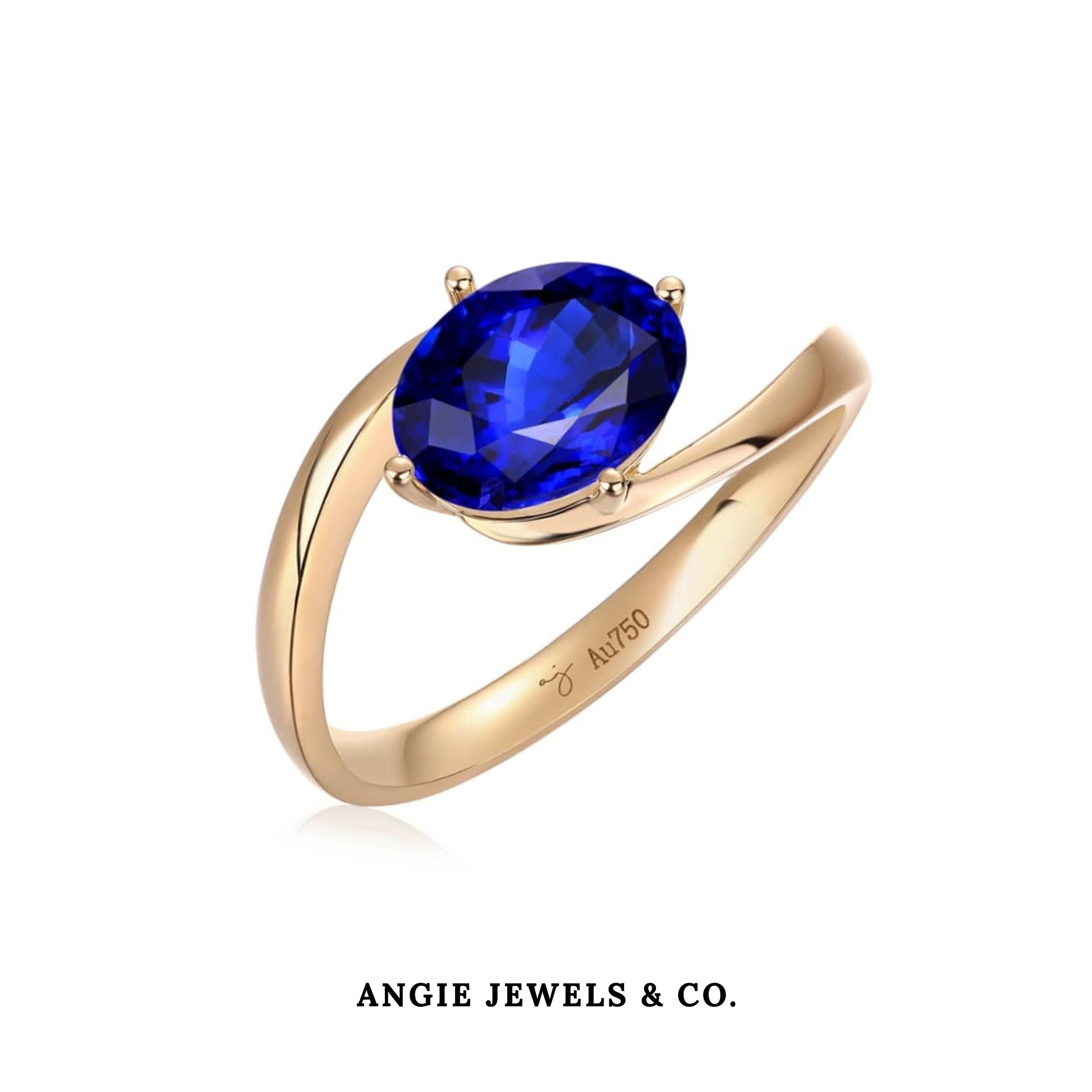 Étoile Royale Sapphire Ring