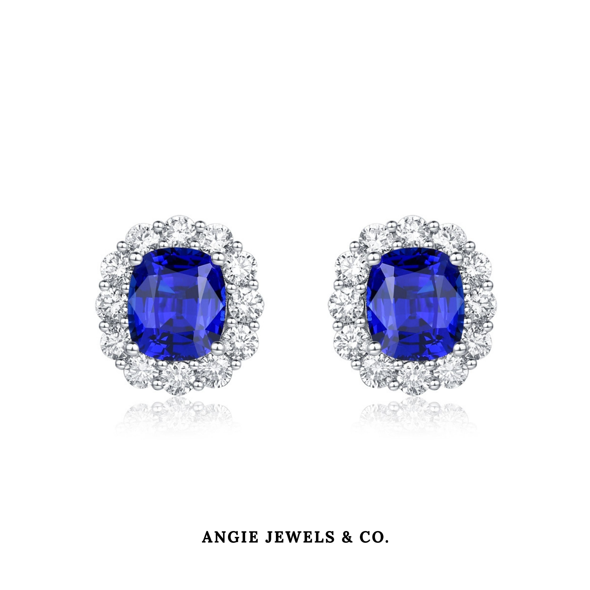Étoile Bleu Sapphire Studs