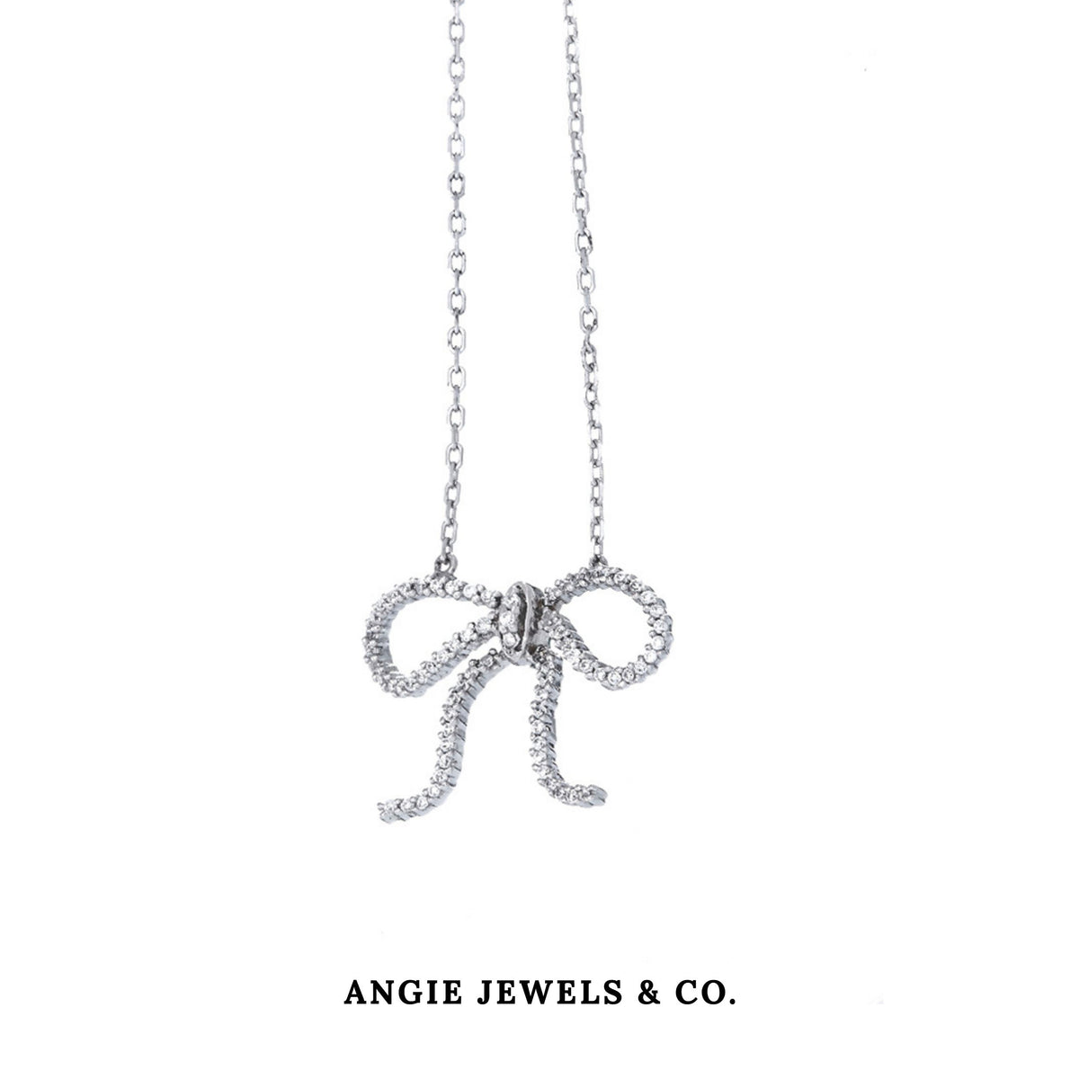 Q Ribbon Necklace