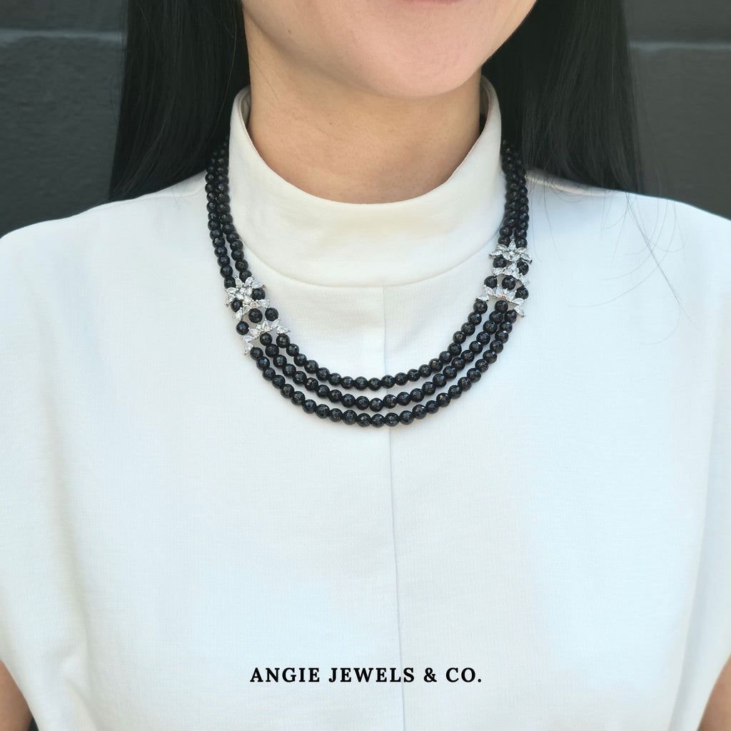 Swan Black Necklace