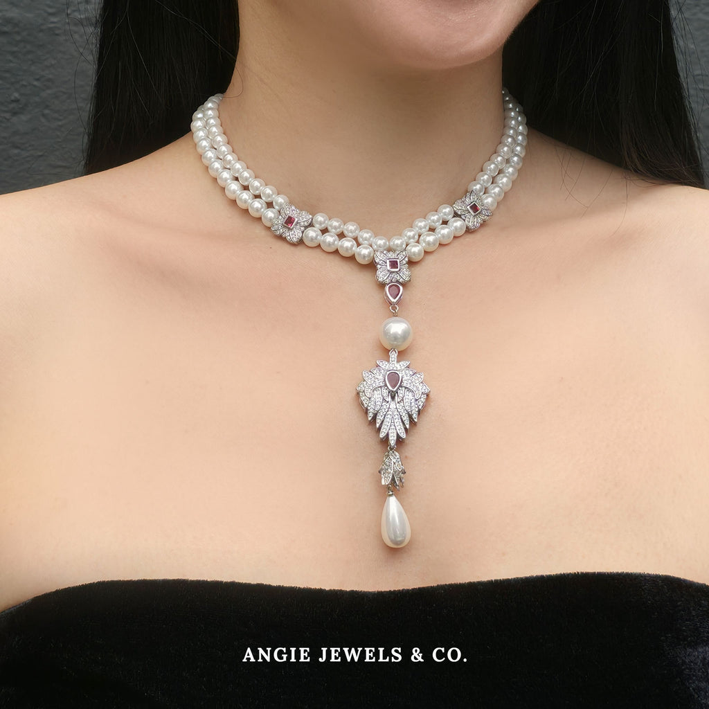 Red Vintage Shell Pearl Neclace