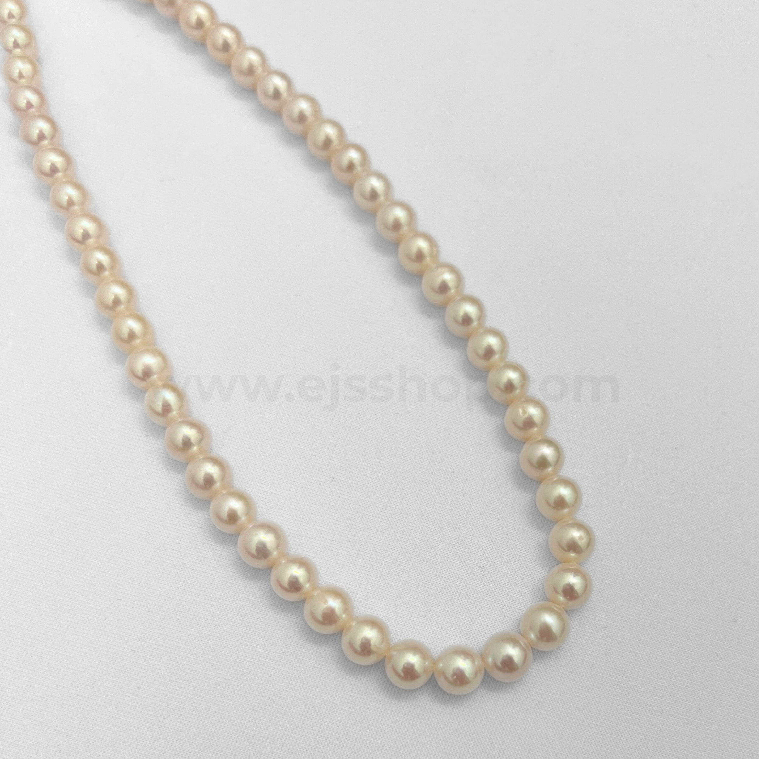 White Round 7.5mm - 8mm Grade A Freshwater Pearls - 1150