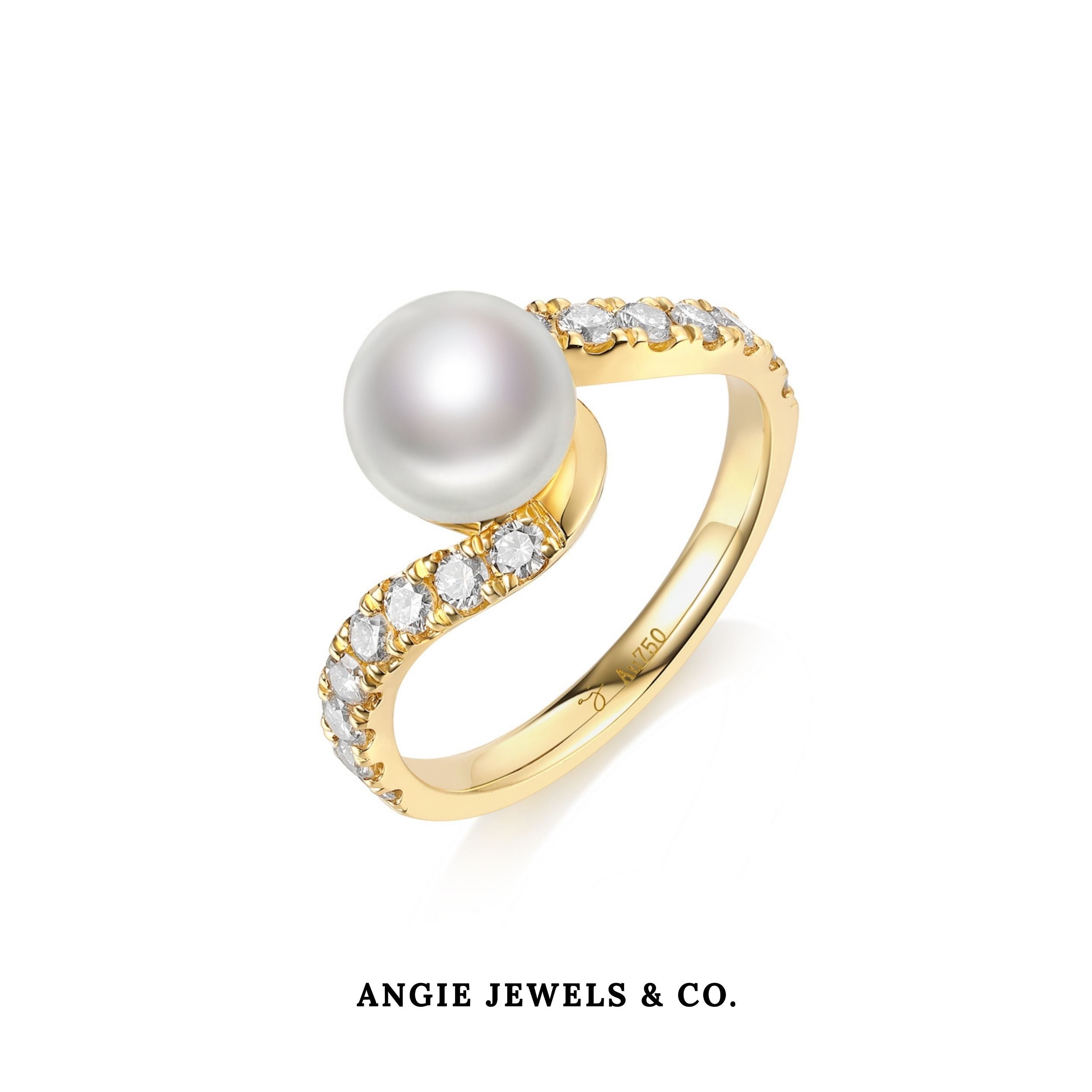 White Freshwater Pearl and Diamond Ring in 18K Yellow Gold