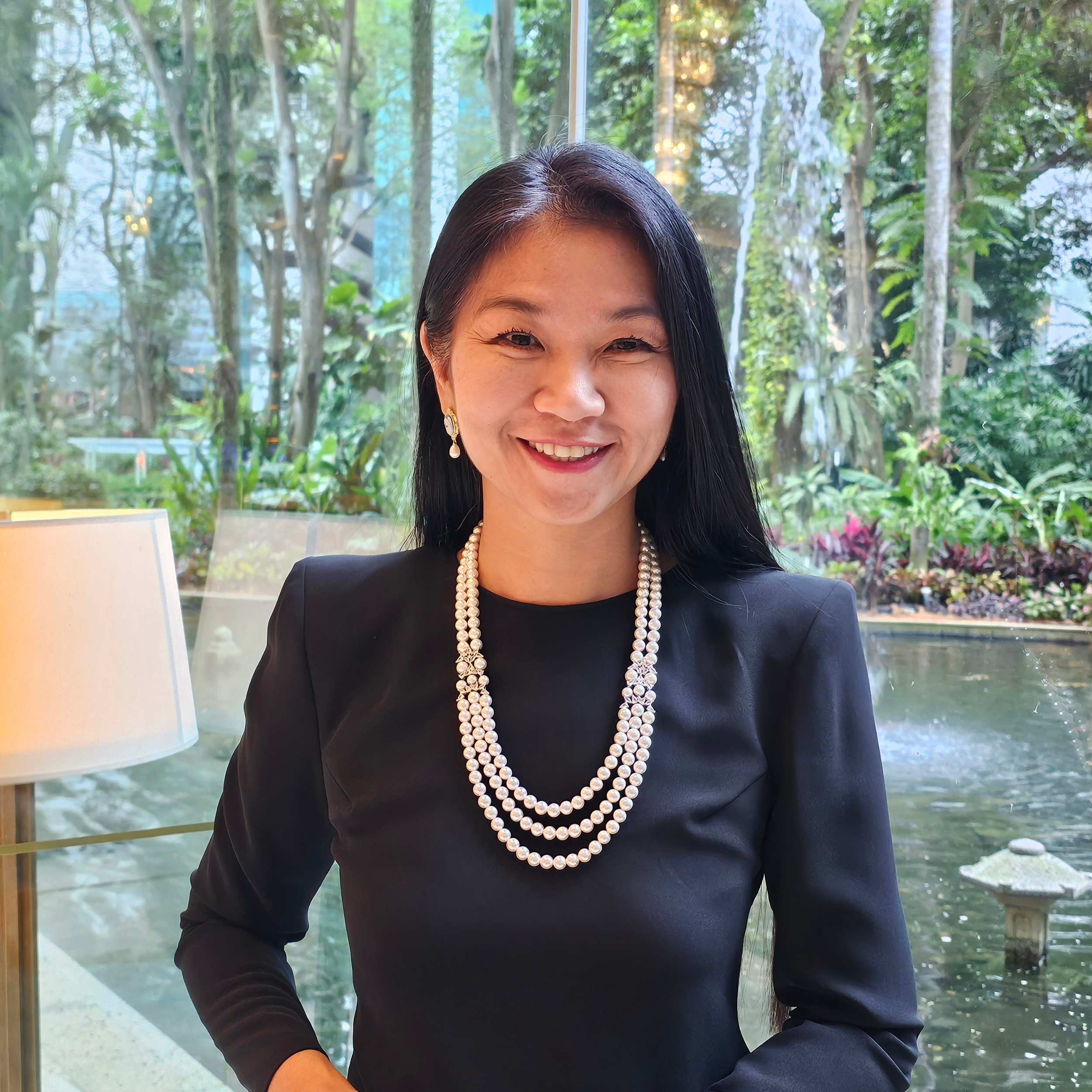 Swan Shell Pearl Luxe Workshop