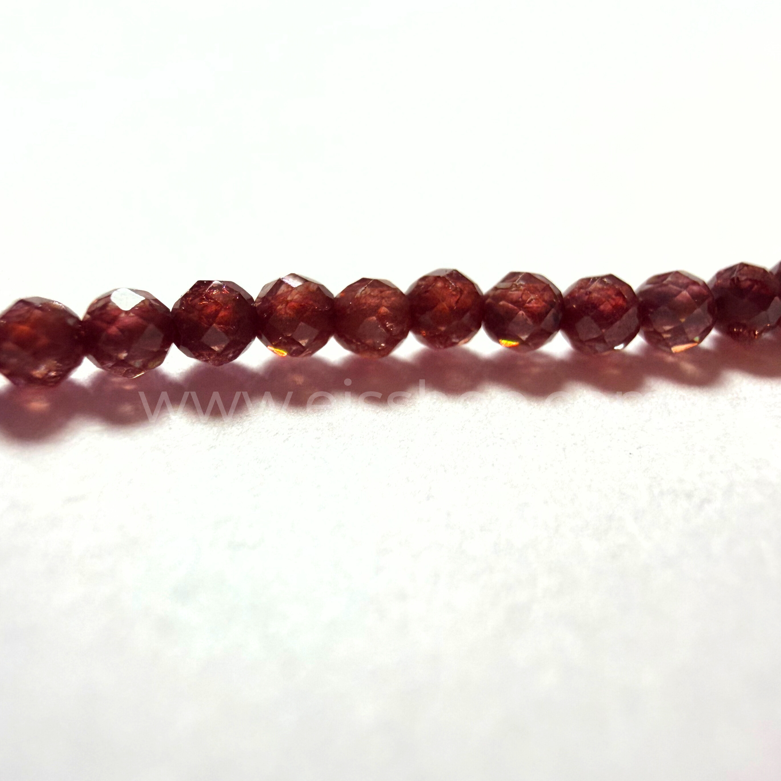 Zircon Ruby Red 2mm